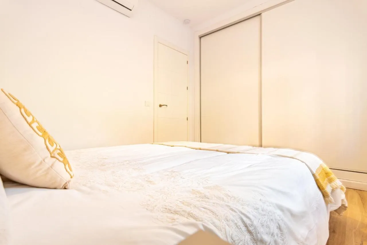 Happy Lounge Apartment Fuengirola 0*,  Spain